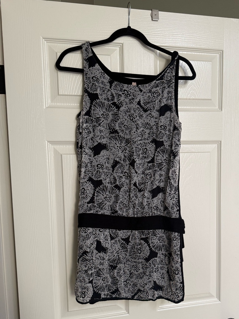 Black and White Floral Sheath Drop Waist Dress - Flapper Style